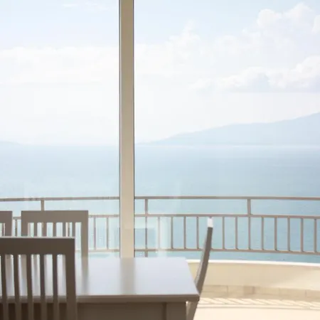 Seaview Penthouse 아파트